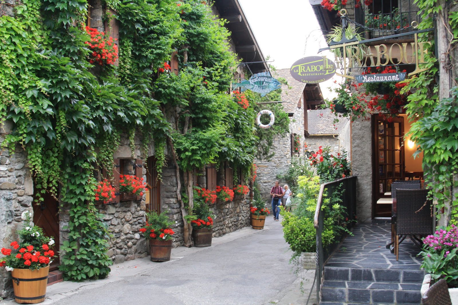 Làng cổ Yvoire ở Rhône-Alpes